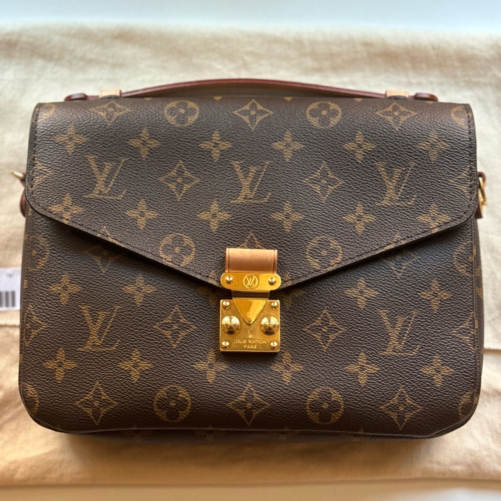 Louis Vuitton Pochette Métis Monogram - EUC - Picture 2 of 10
